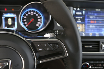 2016款众泰T600 2.0T自动尊享型运动版