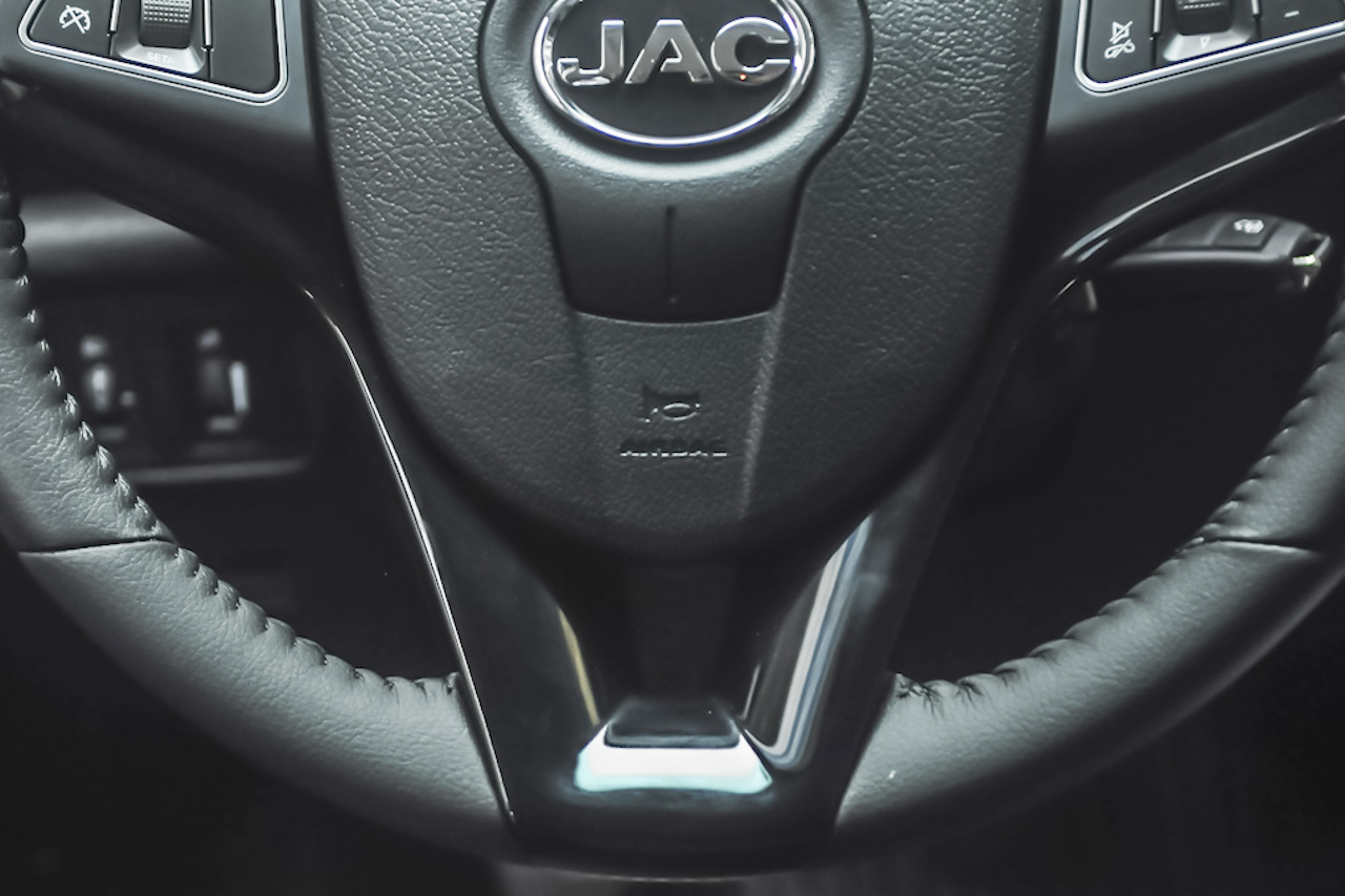 2015款帅铃T6 2.8T手动柴油旗舰型HFC4DA1-2C