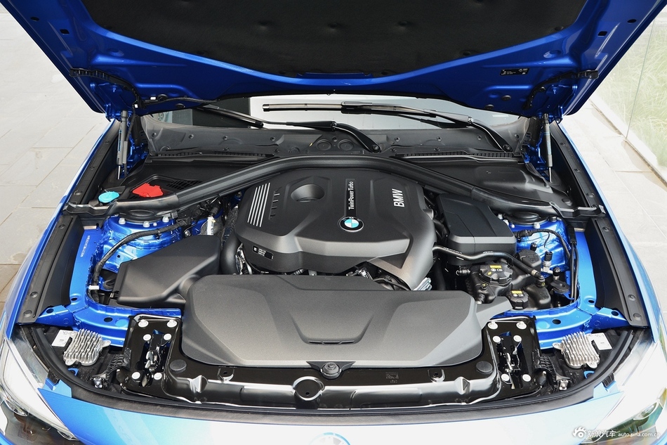 2017款宝马3系GT 2.0L自动330i xDrive M运动型