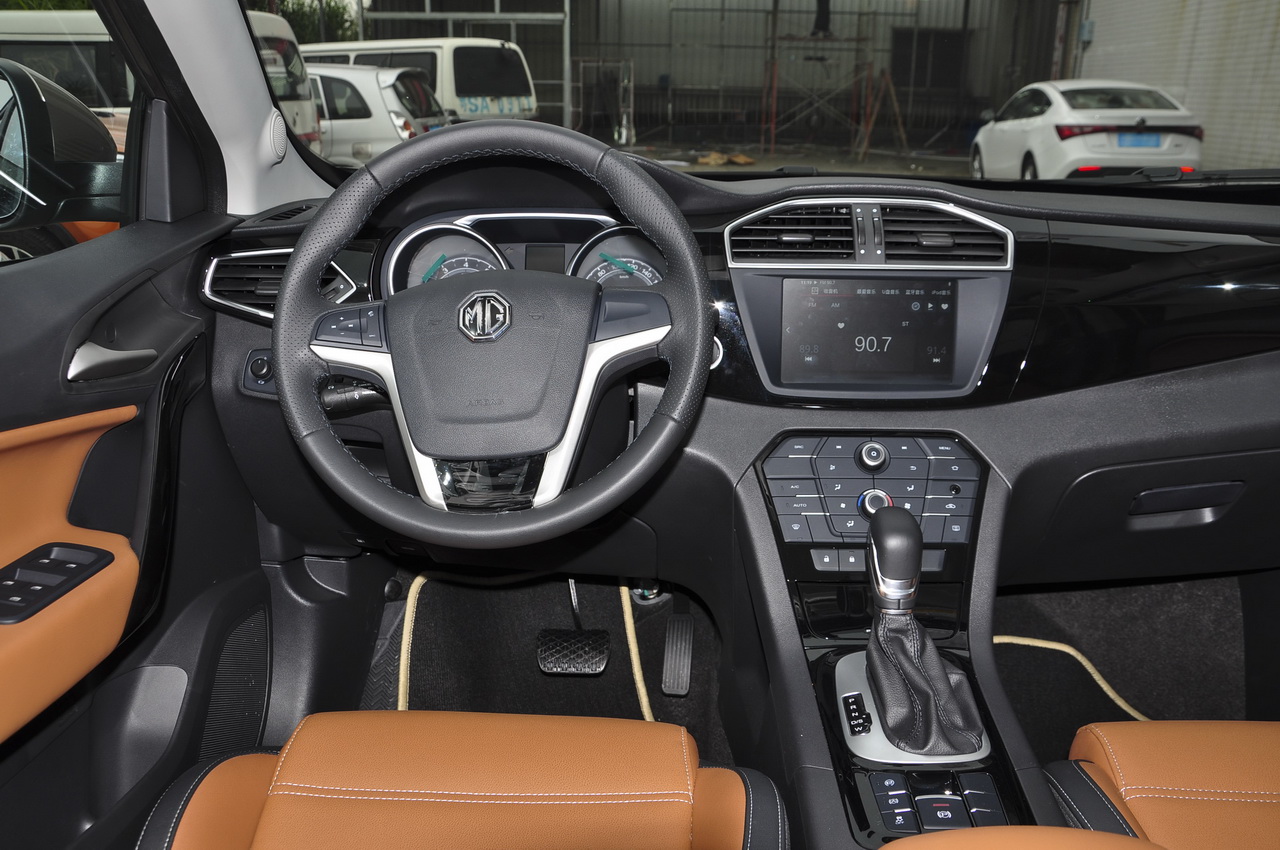 2016款锐腾 2.0T自动豪华版