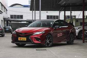 2018款凯美瑞2.5S自动锋尚版