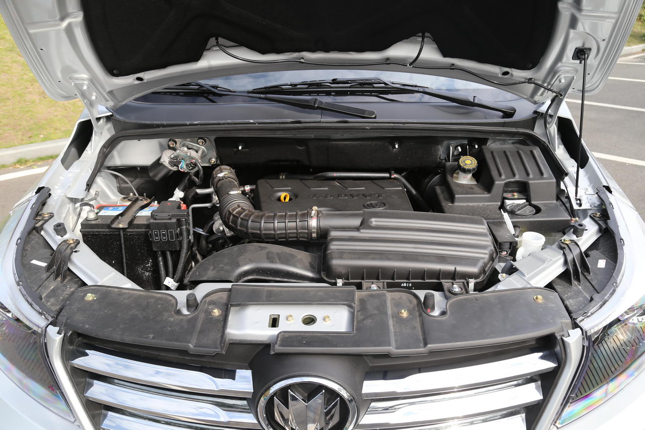 2017款启腾V60 1.5L手动舒适型