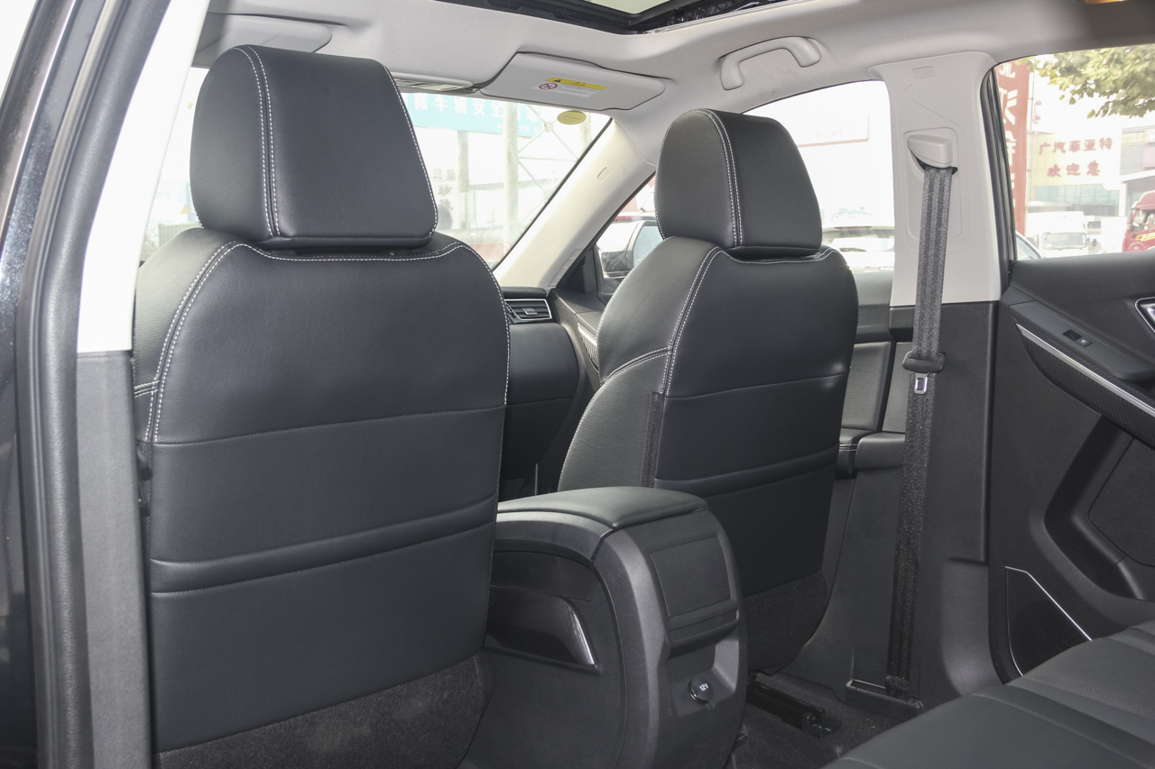 2016款驭胜S330 1.5T手动两驱时尚版