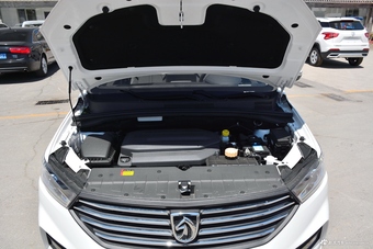 2018款宝骏360 1.5L自动豪华型