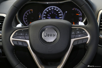 2017款大切诺基3.6L自动精英导航版