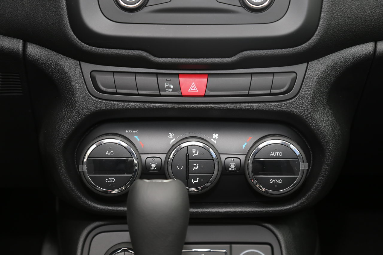 2017款自由侠2.0L自动四驱越能敞篷版