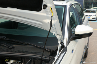 2017款标致5008 1.6T自动350THP精英版5座