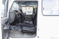 2016款战旗2.0L手动加长豪华型 三门版 国V