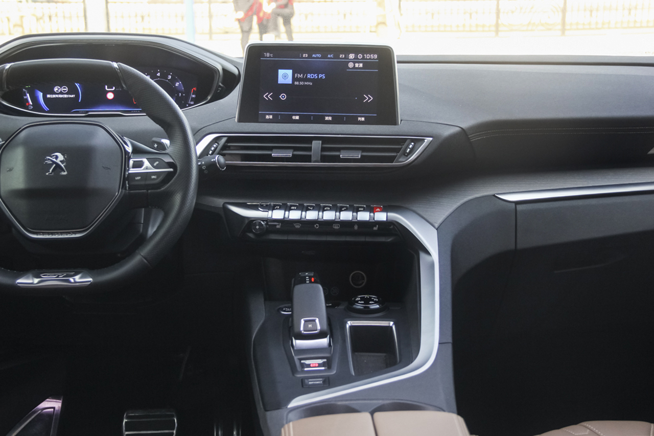 2017款标致5008 1.8T自动380THP豪华GT版7座