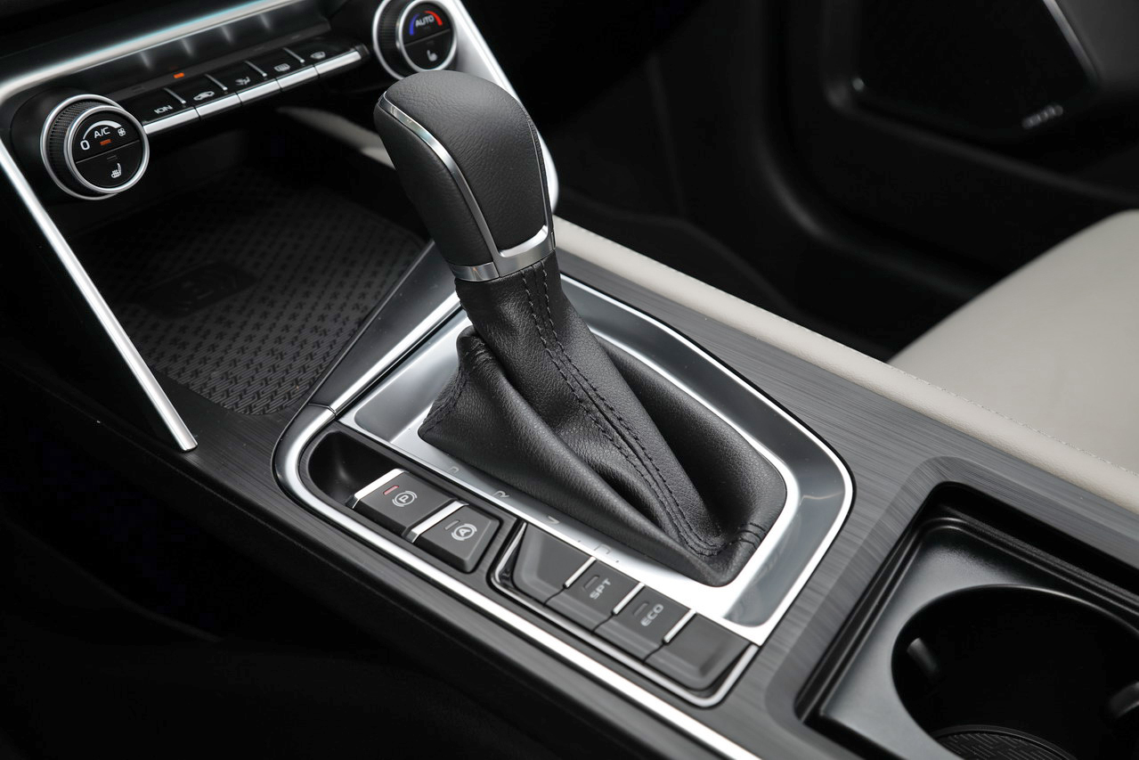 2018款吉利缤瑞1.0T自动缤耀版200T 