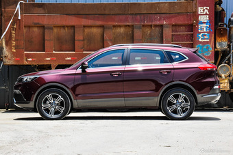 2016款猎豹CS10 2.0T自动豪华型 拉萨红