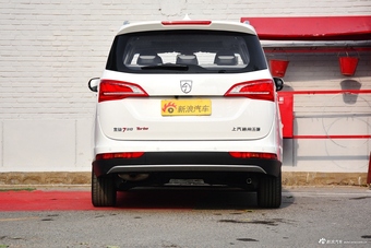 2017款宝骏730 1.5T自动旗舰型7座