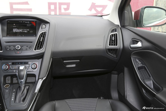 2017款福克斯两厢1.5T自动精英型EcoBoost 180