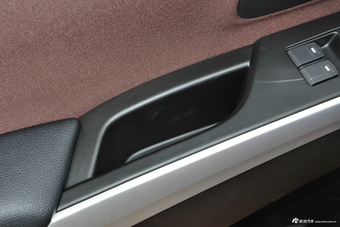 2017款骁途1.6L手动两驱都市时尚型 