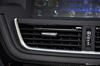 2016款众泰T600 2.0T自动尊贵型运动版