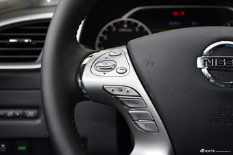 2017款楼兰2.5L自动XL两驱智尚版 