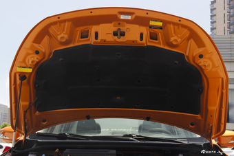 2015款比亚迪秦1.5T自动双冠旗舰版