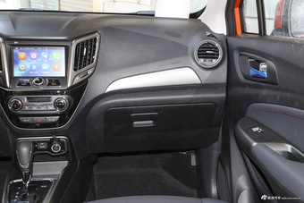 2016款长安CS15 1.5L自动豪华版