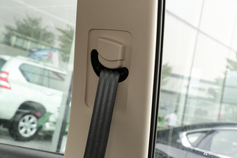 2017款宝骏560 1.5T 手动舒适型7座 