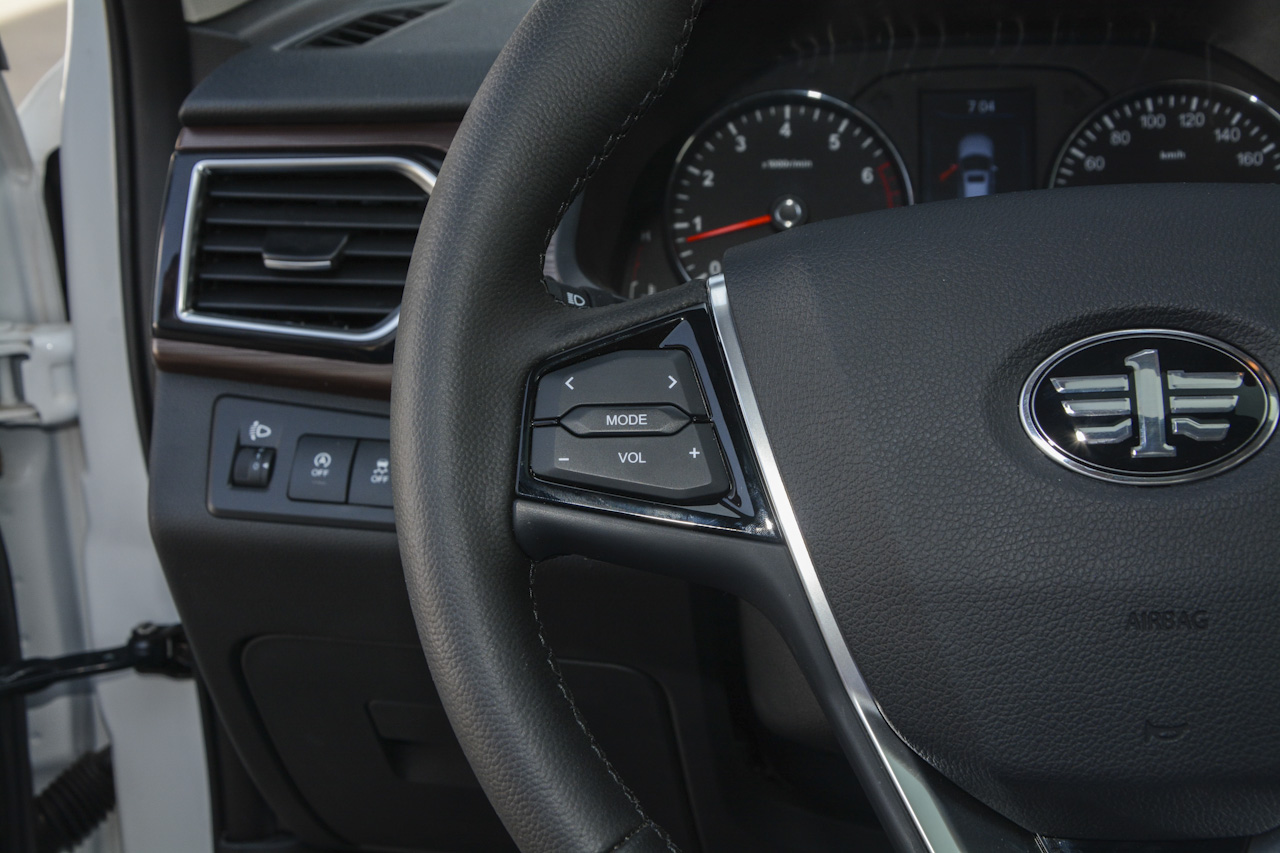 2018款森雅R7C 1.6L 手动豪华型