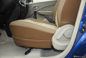 2014款启辰R30 1.2L手动尊享版