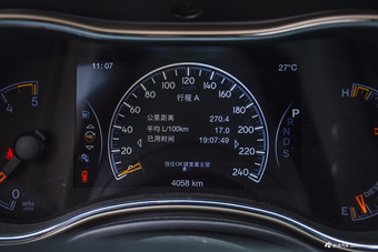 2016款大切诺基3.0TD自动柴油舒享导航版