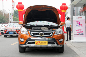 2015款绅宝X65 2.0T自动豪华型 烈焰橙