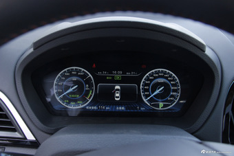 2016款比亚迪秦EV300尊荣型