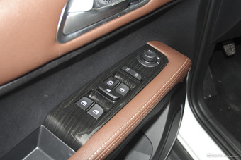 2016款斯威X7 1.5T手动尊贵型