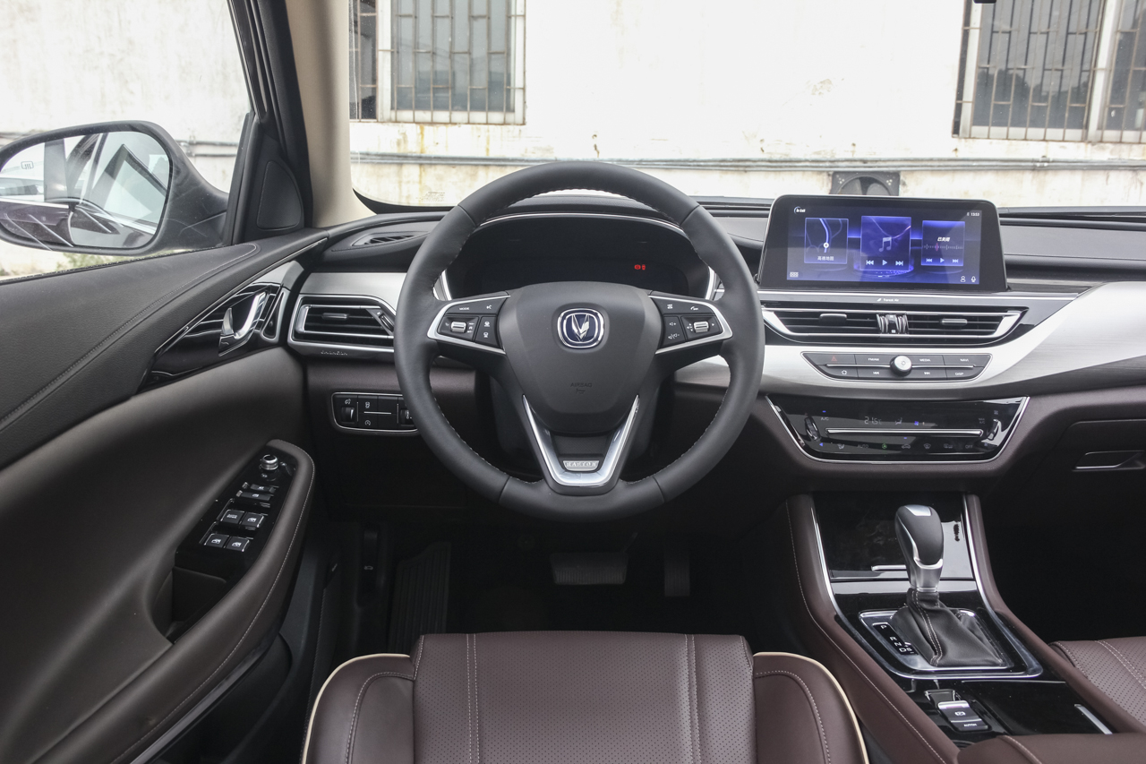 2018款睿骋CC1.5T自动智雅型