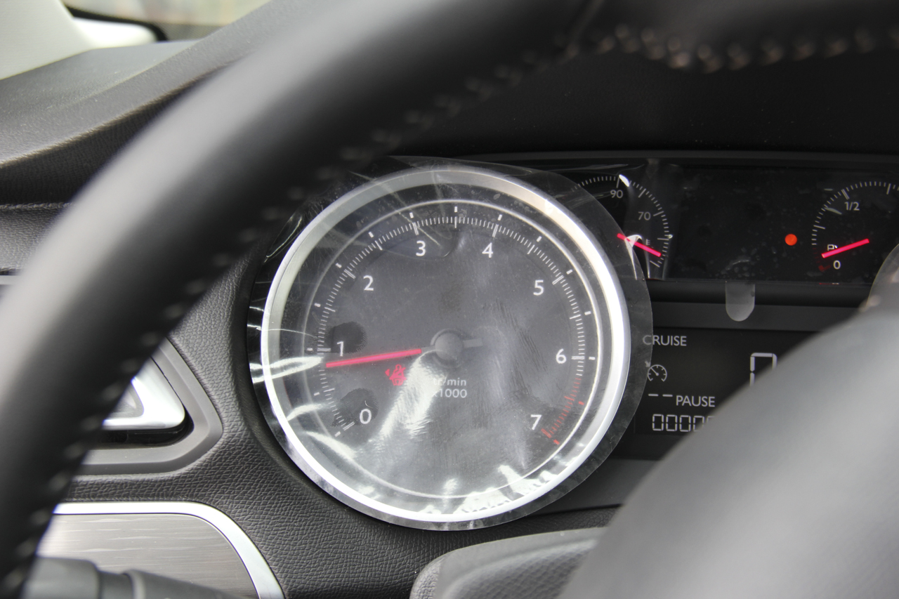 2018款东风标致408改款1.8L自动豪华版