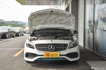 2016款奔驰A级 A200 1.6T自动赛道版图片