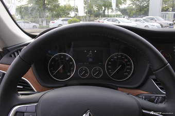 2018款宝沃BX7 2.0T自动28T两驱豪华型5座