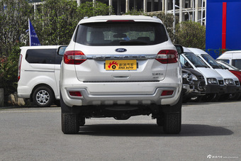 2016款撼路者2.2T手动四驱豪华版柴油