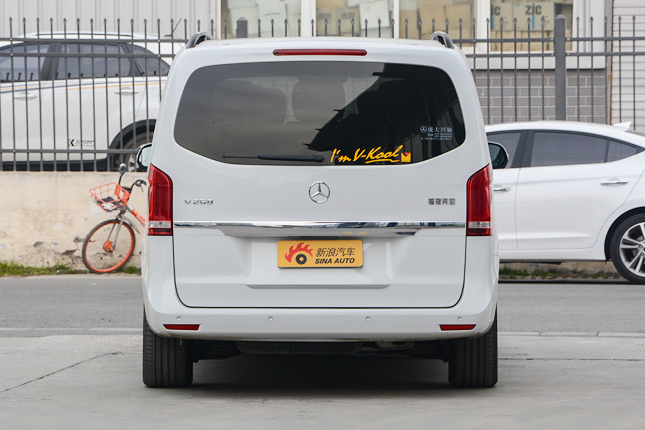 2017款奔驰V级 V 260 尊贵版