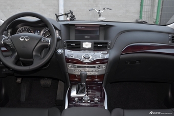 2019款英菲尼迪Q70L 2.0T自动悦享版