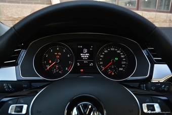 2019款迈腾2.0T自动330TSI DSG领先型