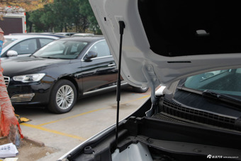 2015款瑞风S5 1.5T自动精英型 时尚白