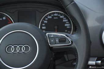 2016款奥迪A3 1.4T自动Limousine 35TFSI风尚型