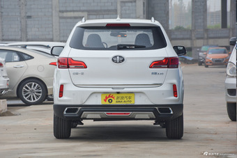 2018款奔腾X40网红版 1.6L手动舒适型