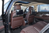2018款宝马7系730Li 2.0T自动尊享型卓越套装
