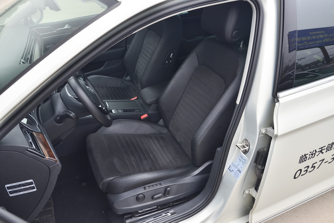  2017款迈腾2.0T自动380TSI DSG豪华型