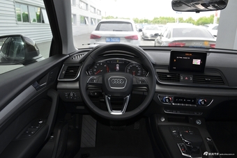 2018款奥迪Q5L 2.0T自动40 TFSI荣享进取型