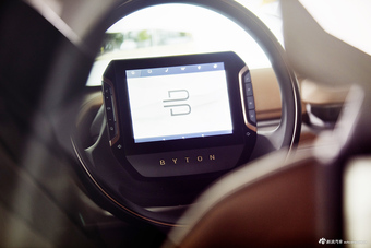 图集|刷脸开门配全球最大屏  拜腾首款车型发布