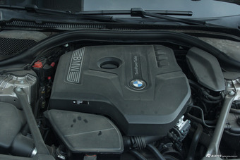 2018款宝马5系2.0T自动530Li尊享型豪华套装