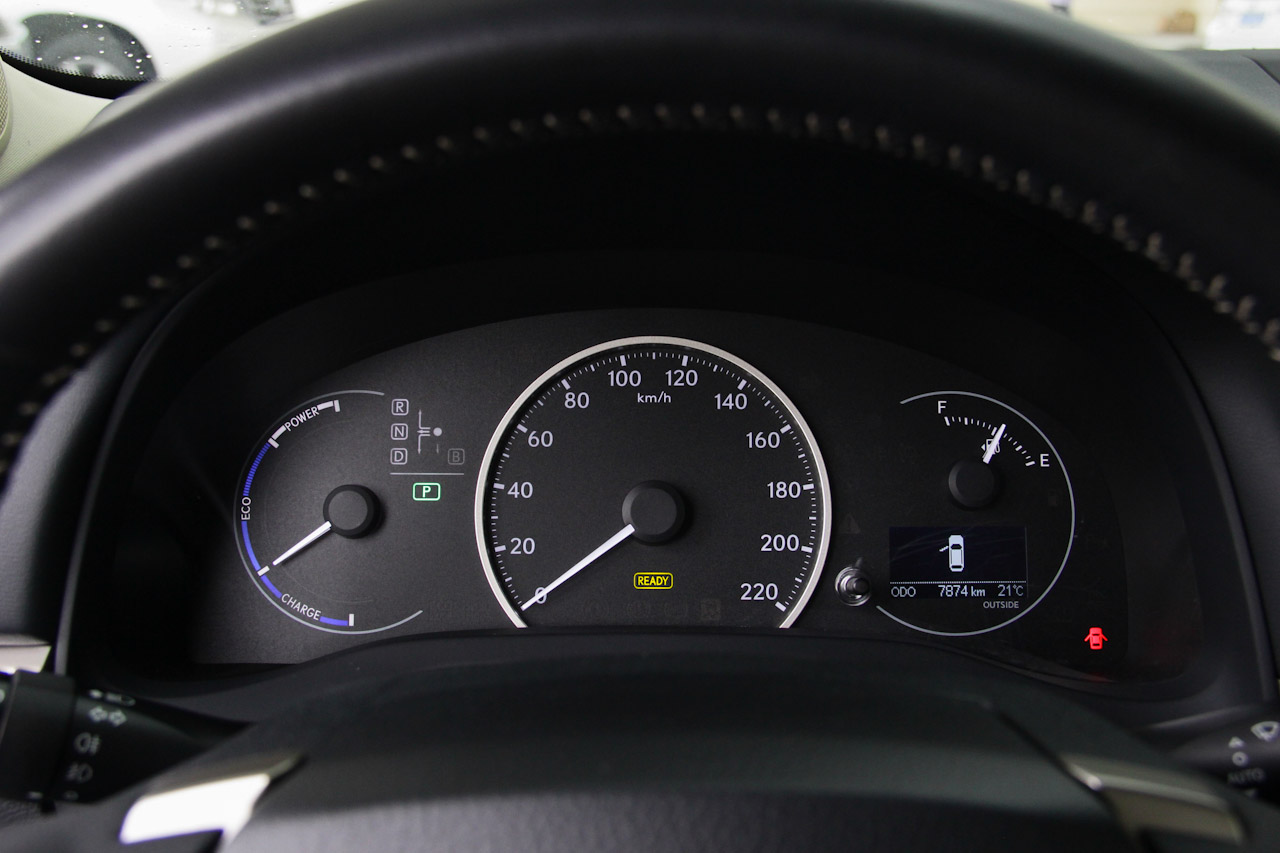 2014款雷克萨斯CT 1.8L自动200h舒适版双色