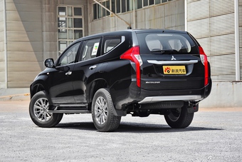 2016款帕杰罗·劲畅3.0L标准版