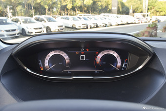 2017款标致5008 1.8T自动380THP无界版7座