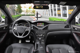 2018款奔腾B70 1.8T自动轿跑版互联智享型