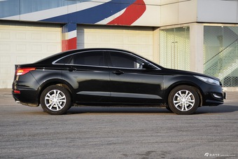 2016款奔腾B50 1.6L自动豪华型